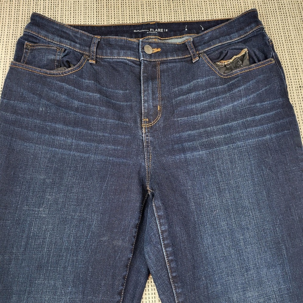Chicos Platinum Flare Jeans Womens 2 Regular Blue Dark Wash Stretch Denim